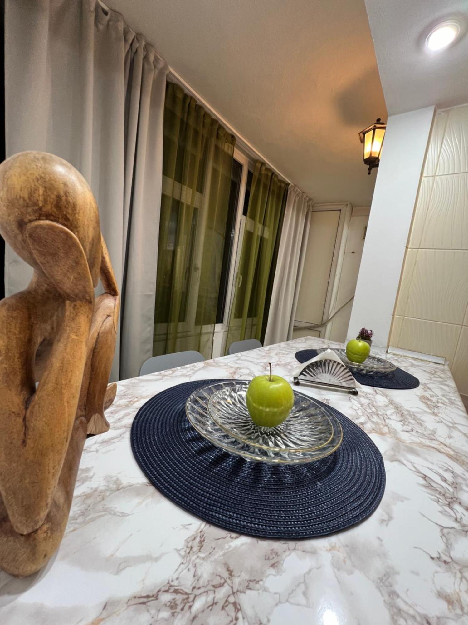 Kiwi Apart-Hotel 1Br Wi-Fi Free - Close To Old Town - Cozy Location - Shorter Or Longer Stay - R&M Boutique Bucureşti Ngoại thất bức ảnh